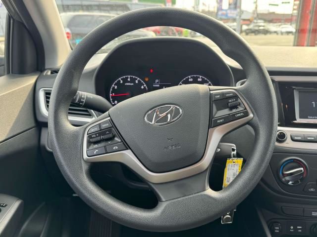 2022 Hyundai Accent SE 18