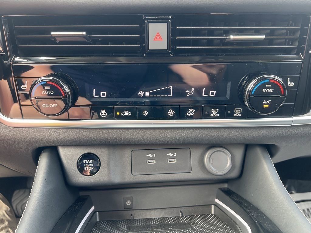 2025 Boulder Gray Pearl Nissan Rogue Platinum FWD SUV