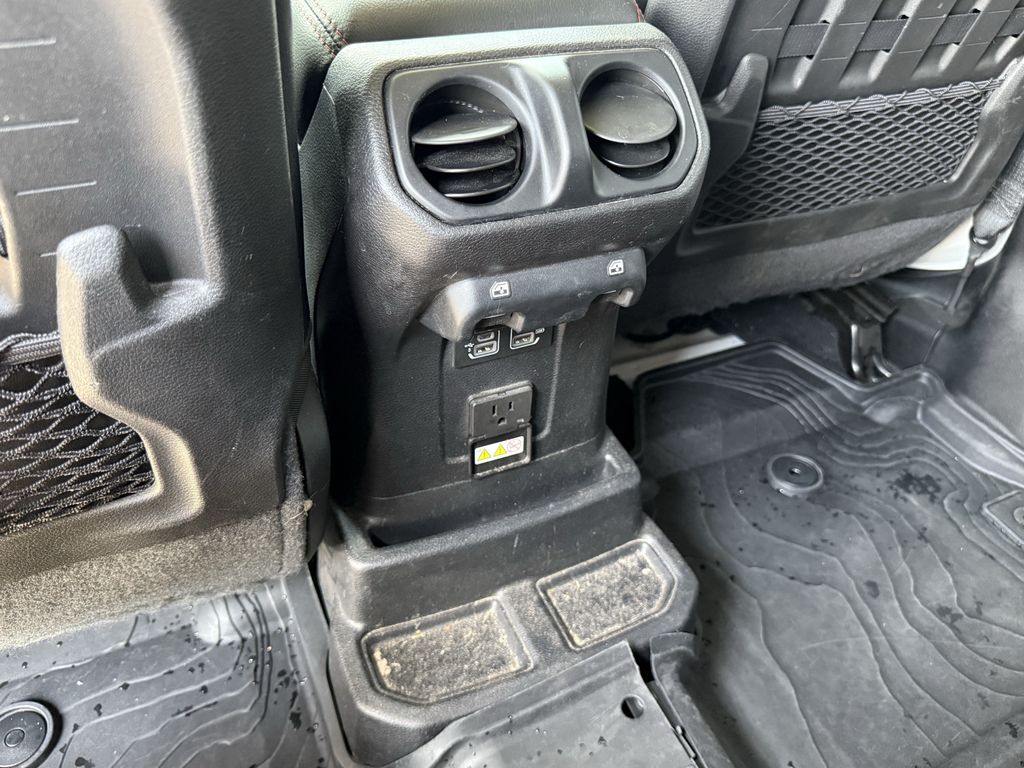 2018 Jeep Wrangler Unlimited Rubicon White at Toyota of Victoria