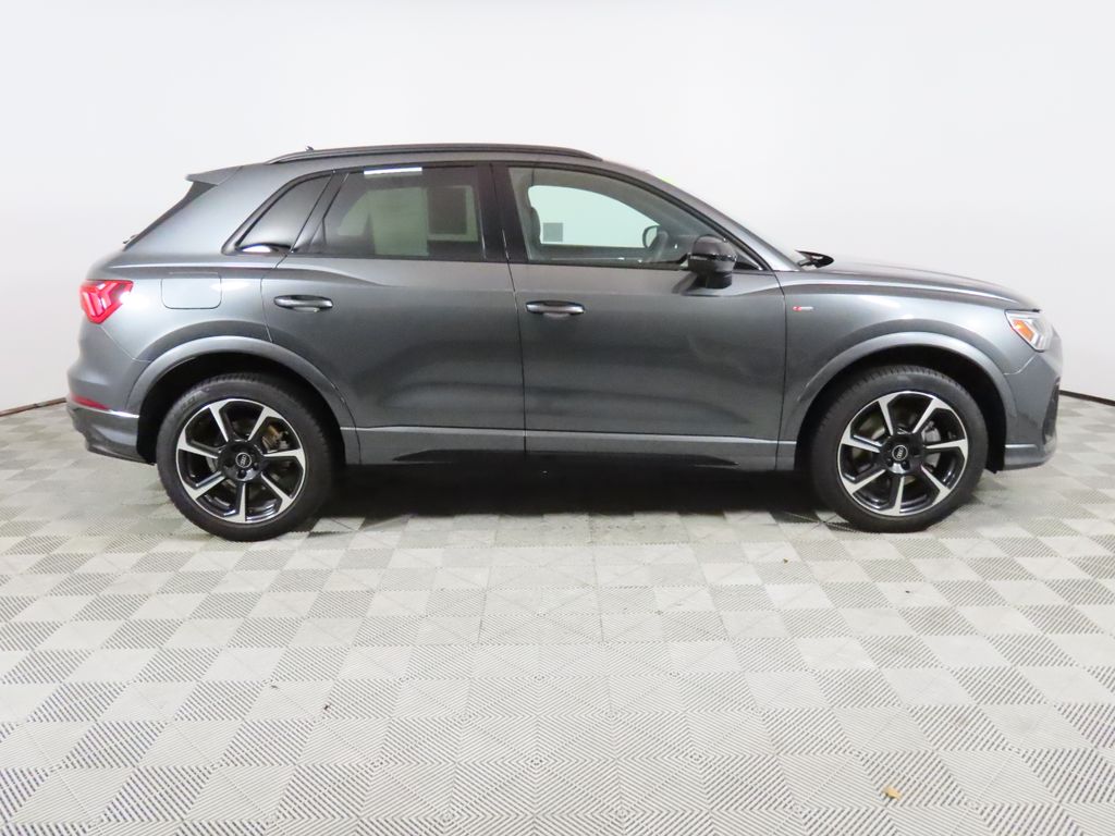 Thumbnail: 2025 Audi Q3 - 6