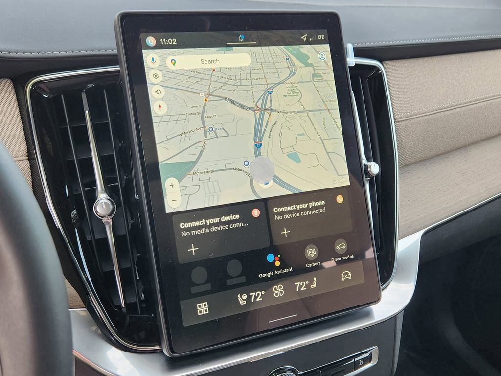 2026 Volvo XC90 Plus - Photo 12