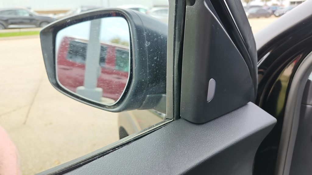 2025 Nissan Kicks Play