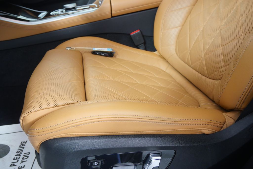 Thumbnail: 2024 BMW X5 - 10