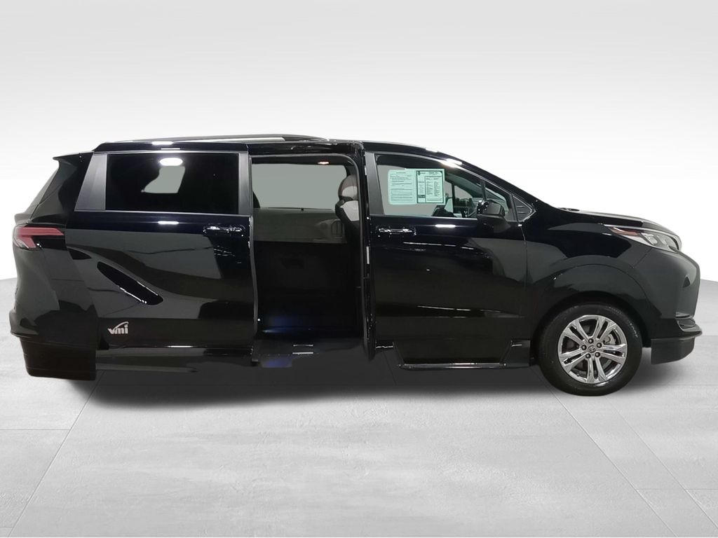2023 Toyota Sienna XSE
