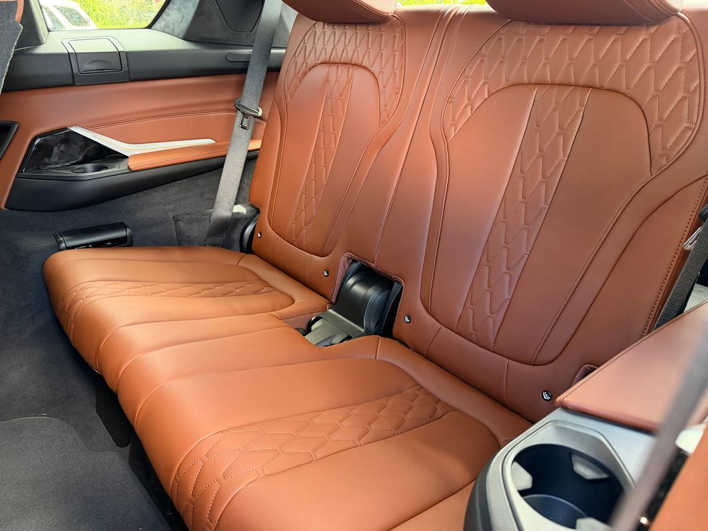 Thumbnail: 2024 BMW X7 - 14