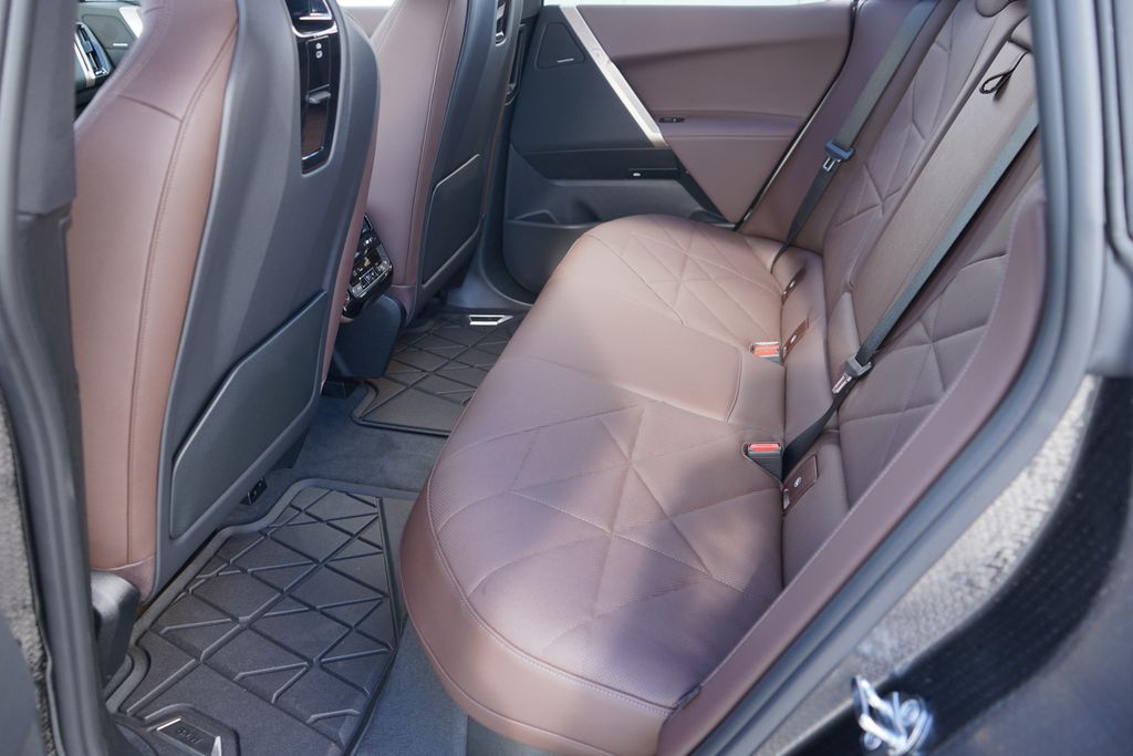 Thumbnail: 2026 BMW iX - 19