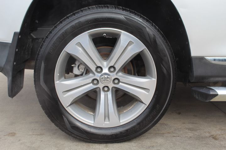 Used Car 2012 Toyota Highlander  Limited For Sale Under $10,000 In Georgetown, Texas