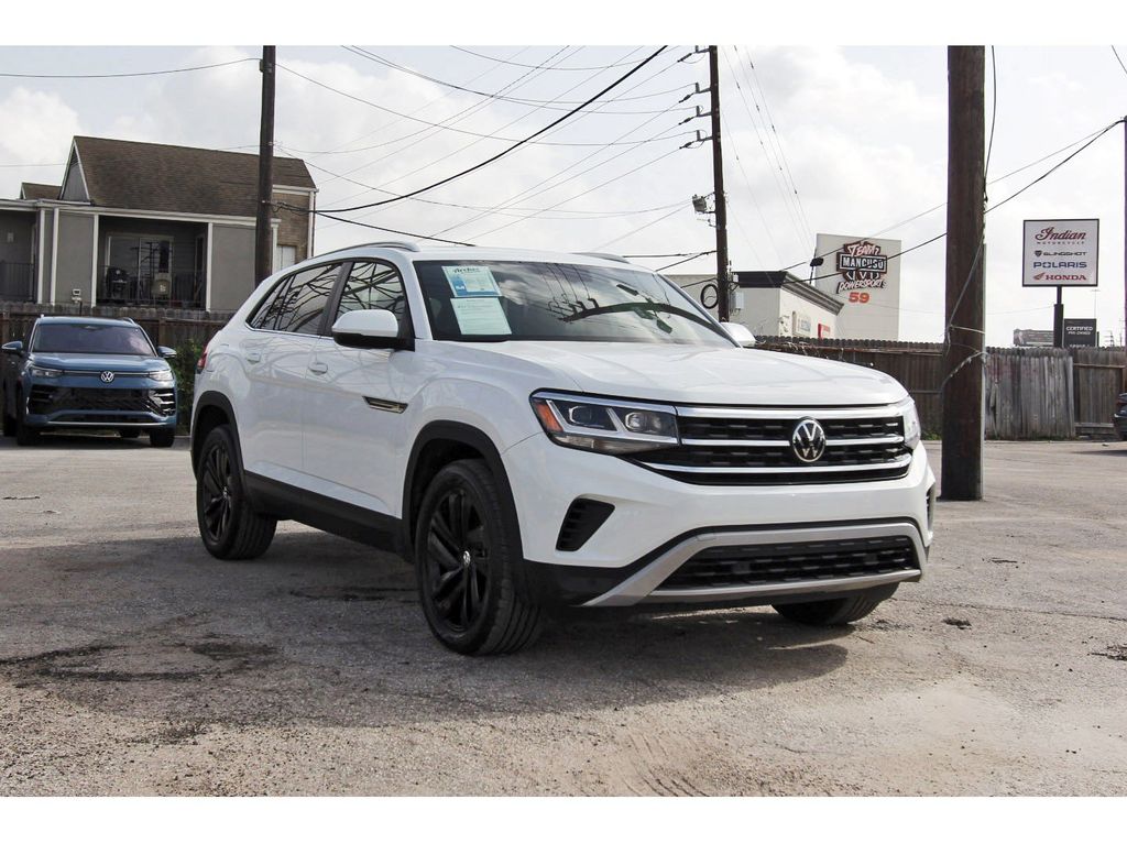 Pure White 2023 Volkswagen Atlas Cross Sport SUV / Crossover Front-Wheel Drive 8-Speed Automatic