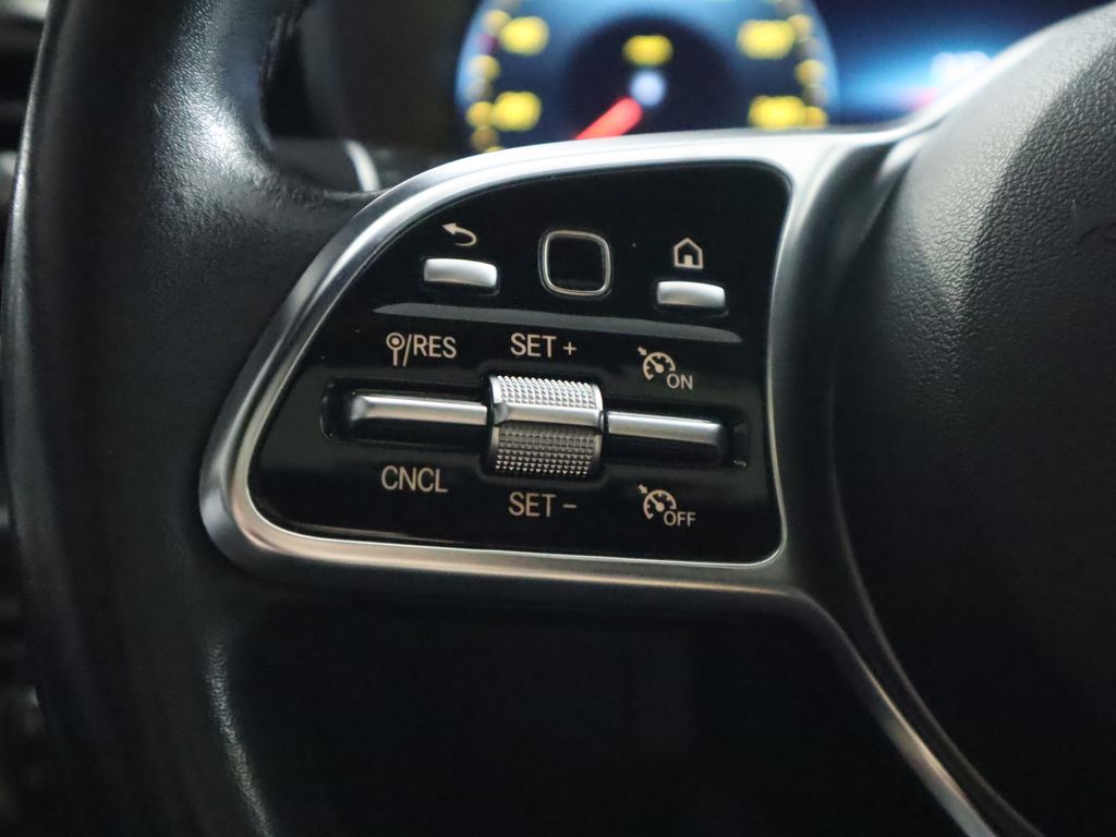 Thumbnail: 2020 Mercedes-Benz C-Class - 11