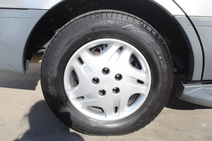 Used Car 2002 Toyota Sienna  For Sale Under $10,000 In Georgetown, Texas