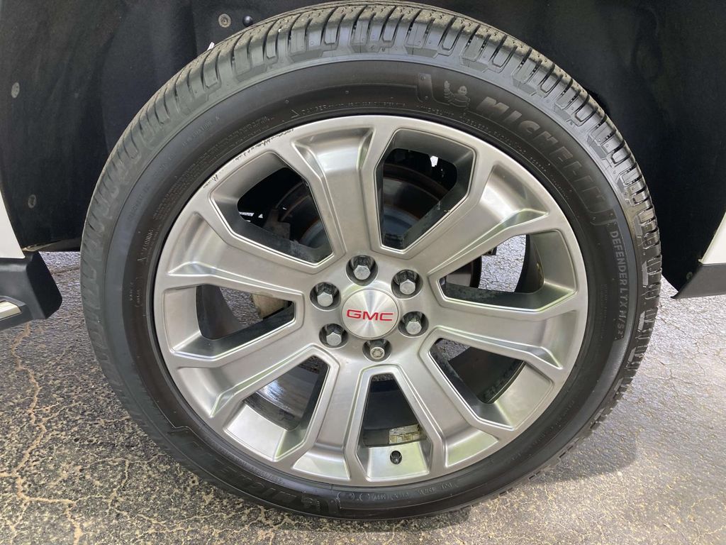 Used 2020 White GMC Denali image 7