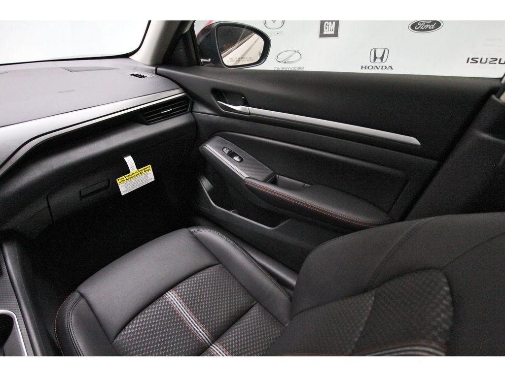 2026 Nissan Altima 2.5 SR White at Central Houston Nissan