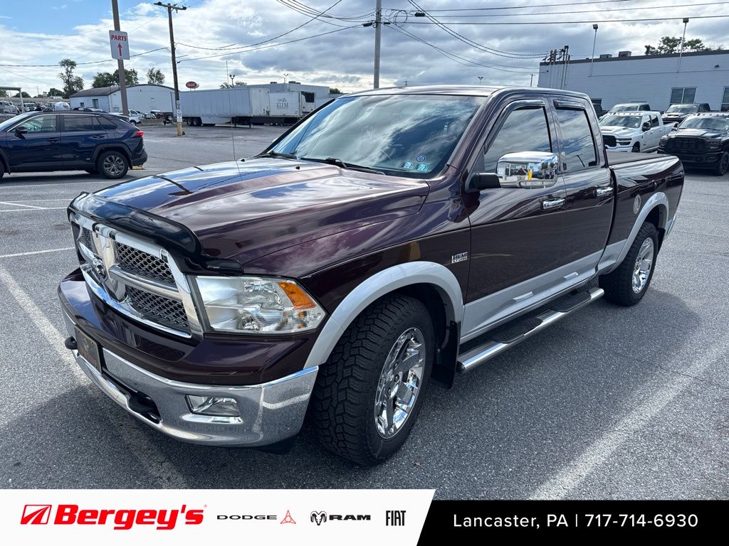 2012 RAM 1500 Rojo (Deep Molten Red Pearlcoat) Camioneta Todo terreno 6 velocidades Automática