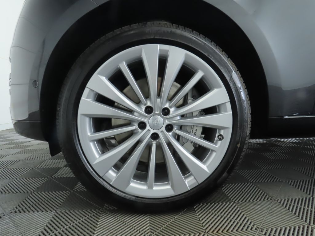 Thumbnail: 2025 Land Rover Range Rover - 32