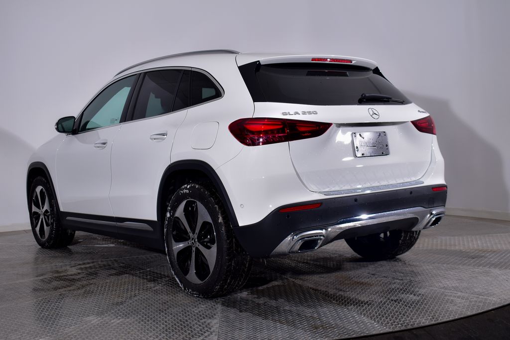 Thumbnail: 2026 Mercedes-Benz GLA - 2