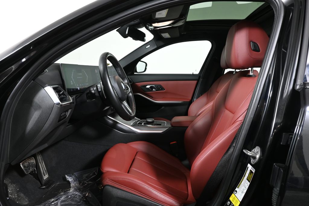 Thumbnail: 2024 BMW 3 Series - 3