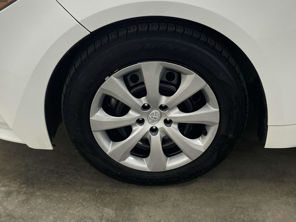 2023 Toyota Corolla LE photo 7