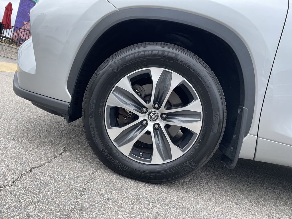 Used 2024 Toyota Highlander SUV