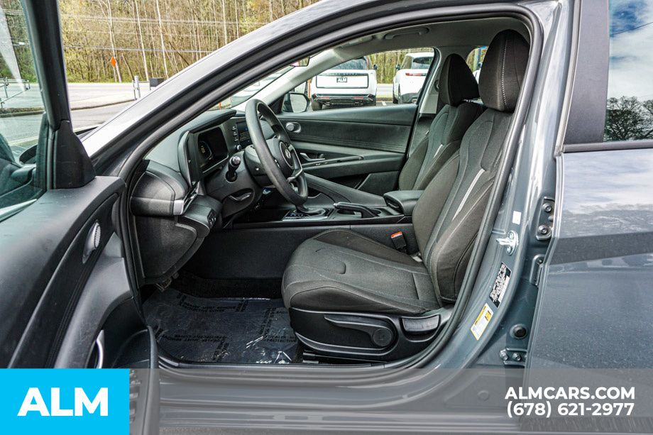Used 2025 Gray Hyundai SE image 19
