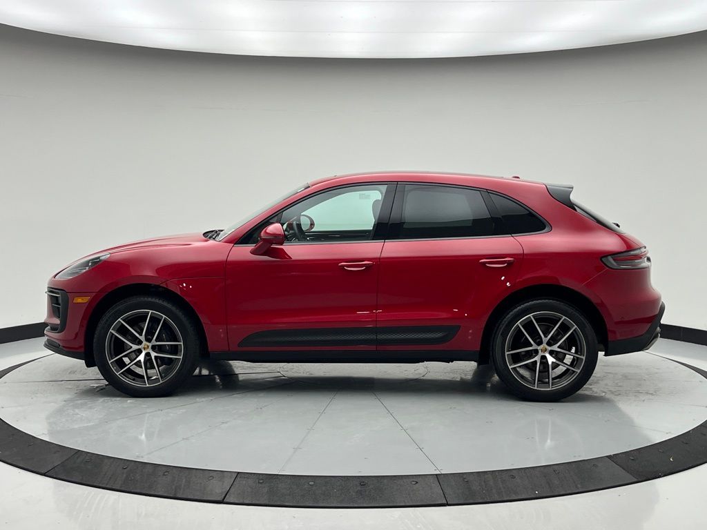 2022 Porsche Macan  2