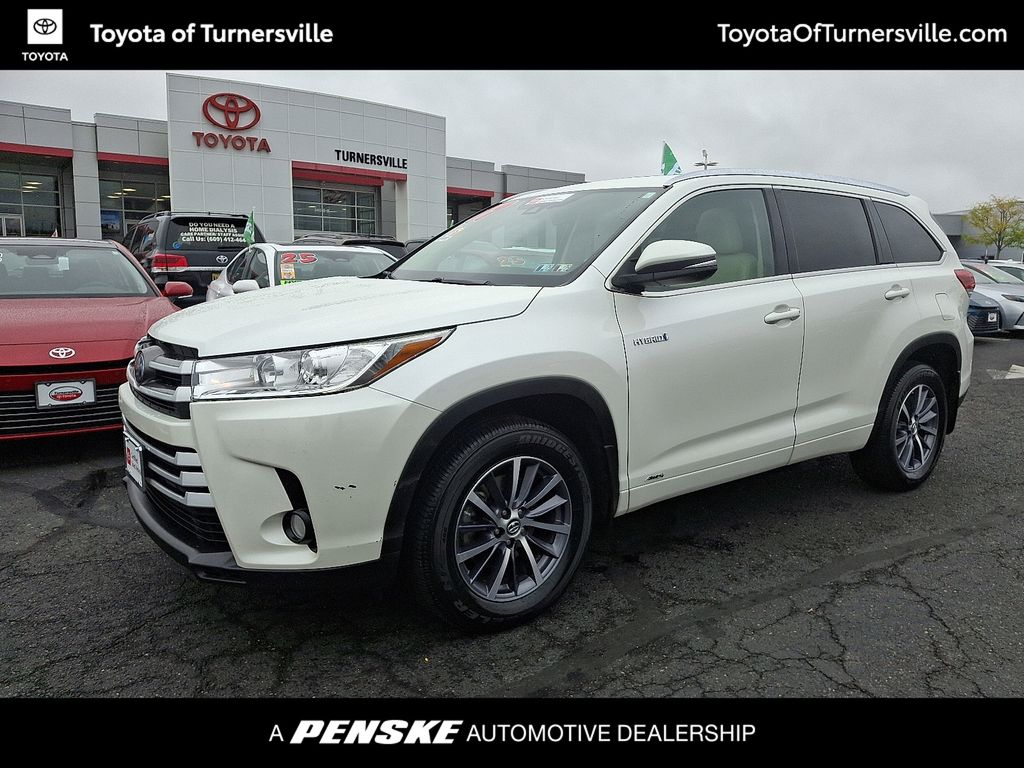 Thumbnail: 2017 Toyota Highlander - 1