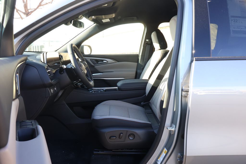 Thumbnail: 2026 Chevrolet Traverse - 14