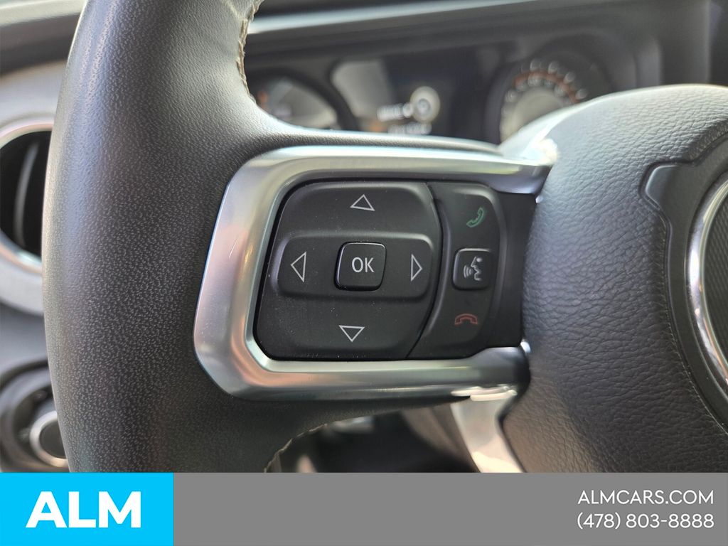 Used 2025 White Jeep Sahara image 25