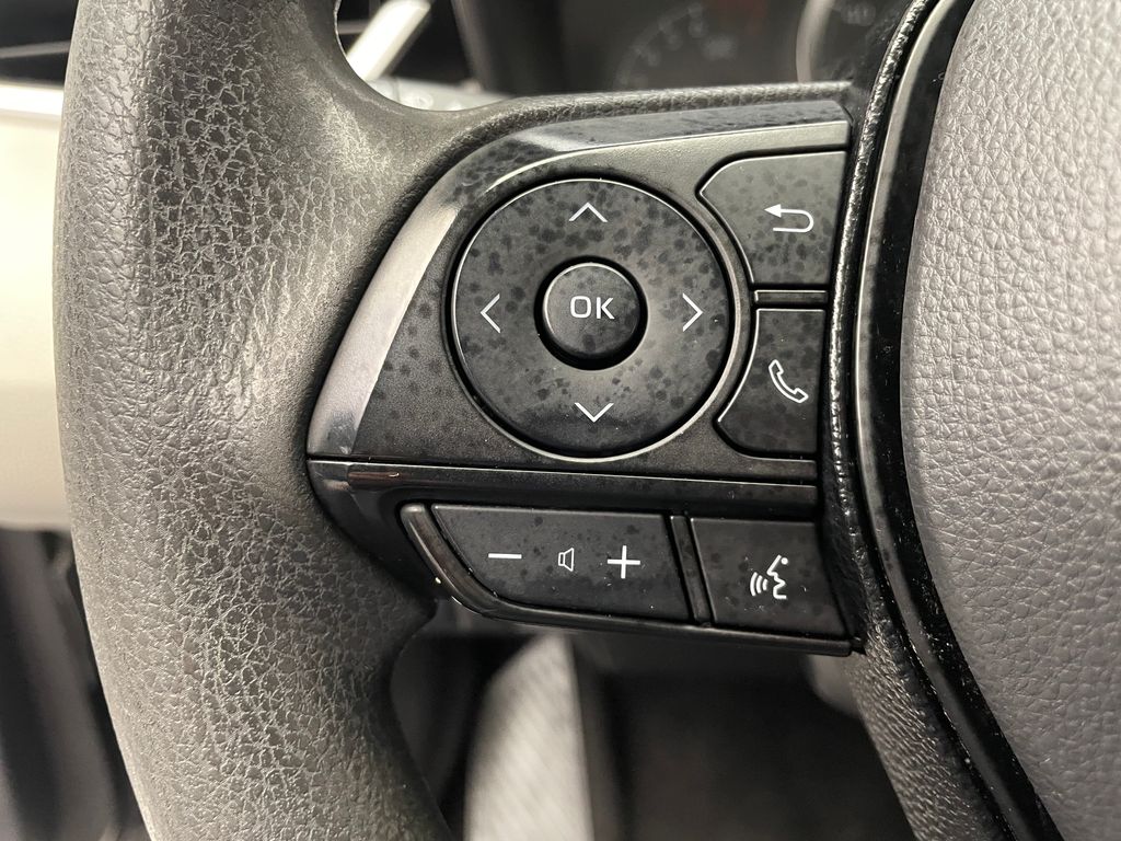 2020 Toyota Corolla LE 27