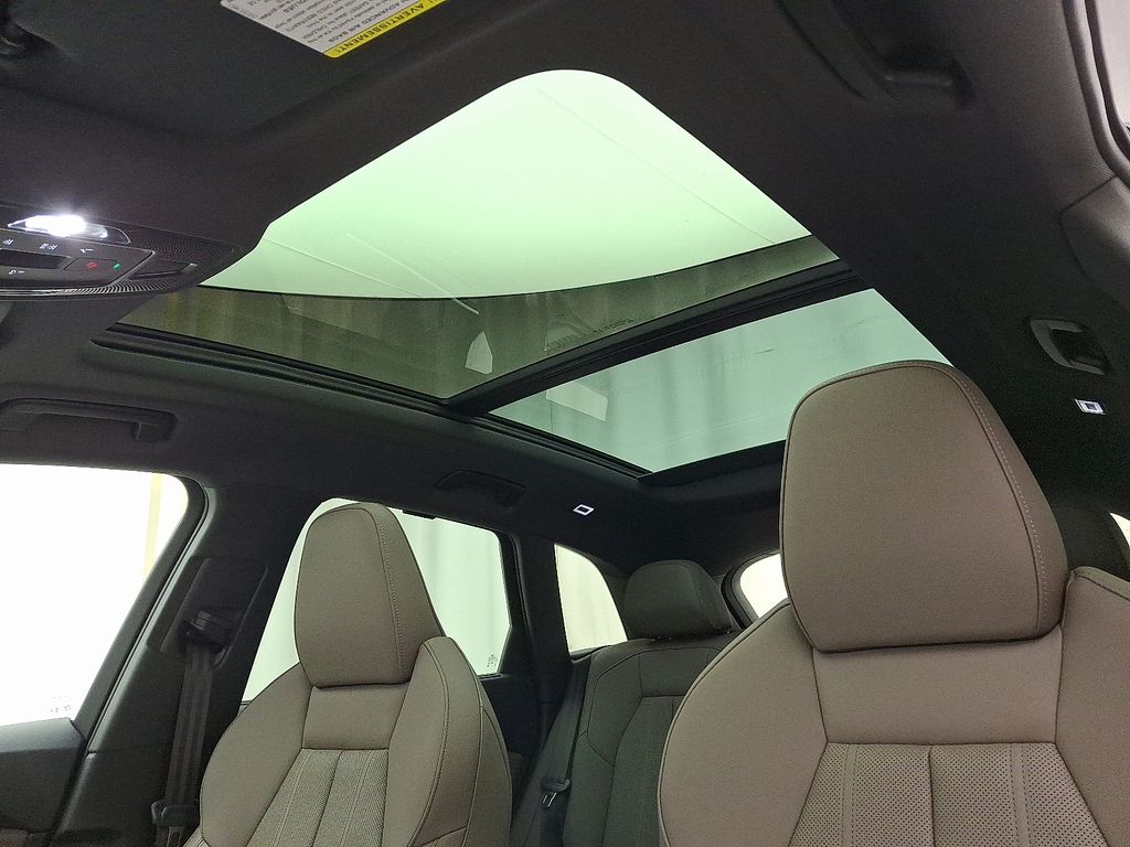 Thumbnail: 2025 Audi Q5 - 9