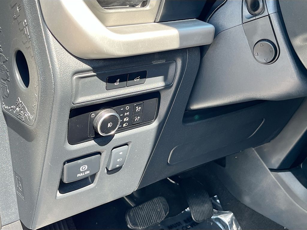 Used 2023 White Ford XLT image 10