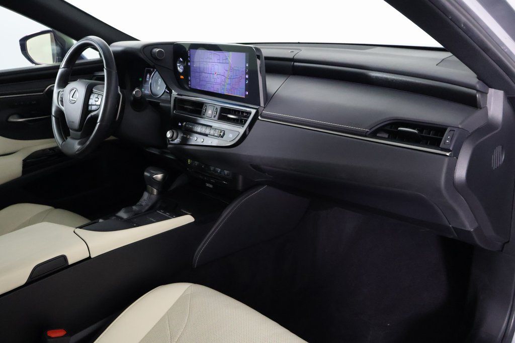 Thumbnail: 2022 Lexus ES - 9