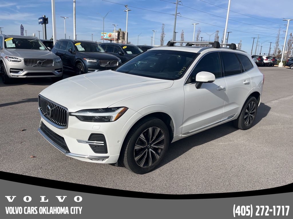 2023 Volvo XC60 Plus's photo
