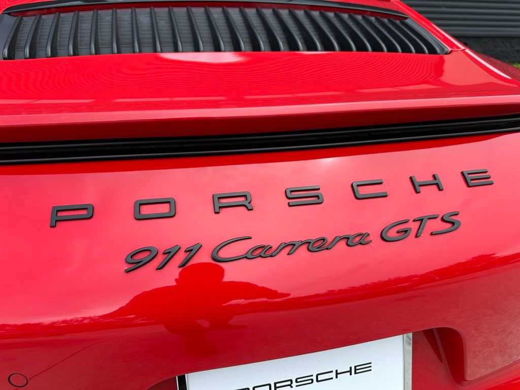 Thumbnail: 2018 Porsche 911 - 12