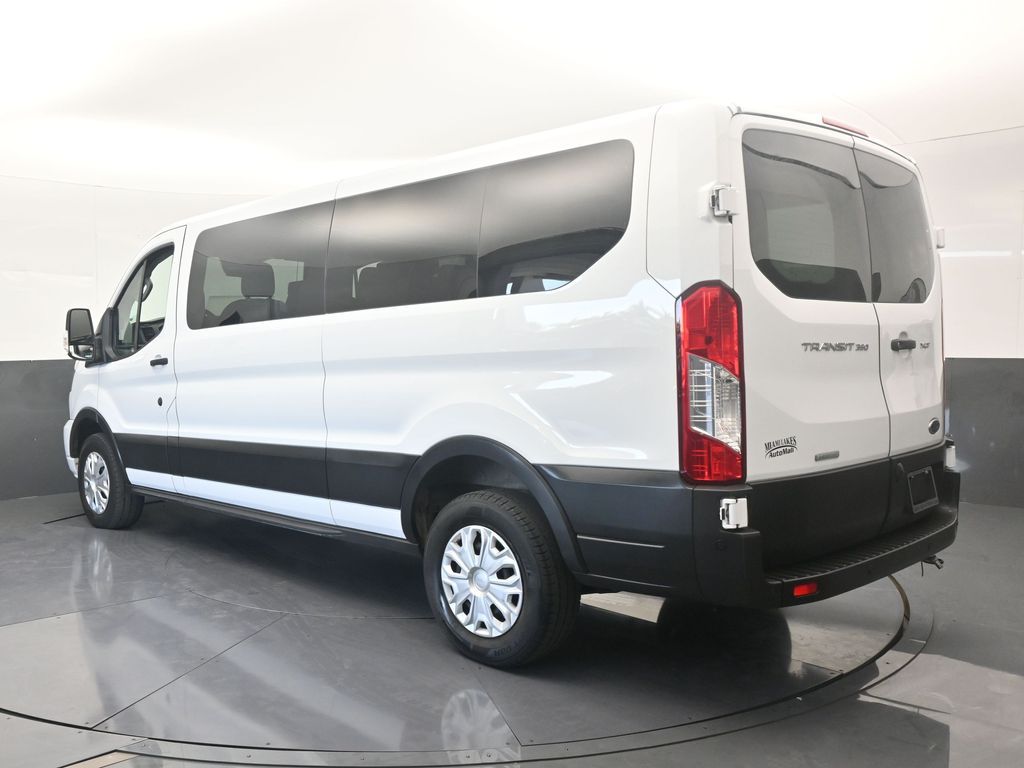 Used 2023 Oxford White Ford XLT image 4