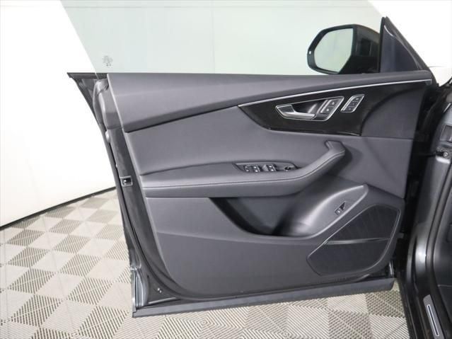 Thumbnail: 2026 Audi Q8 - 26