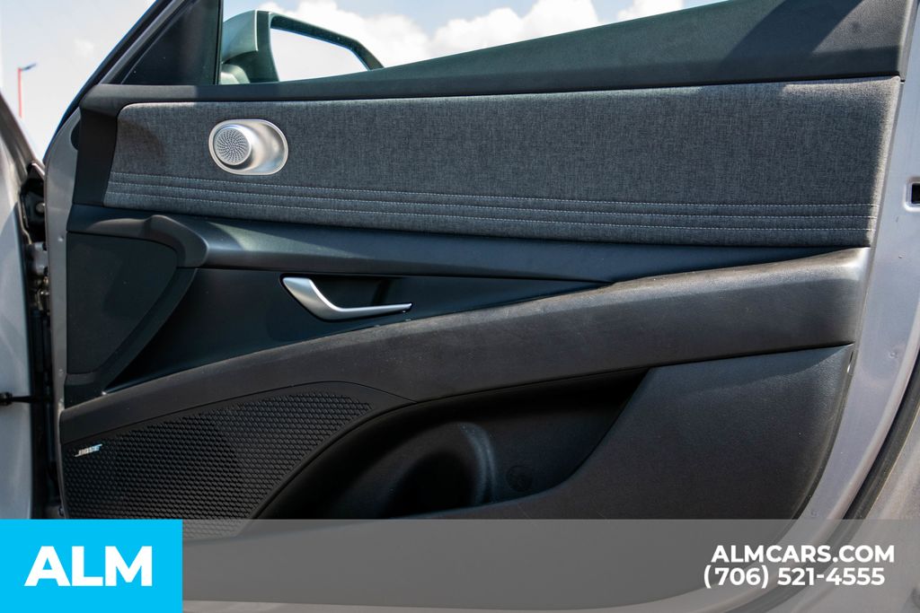 2024 Hyundai Elantra Limited photo 25