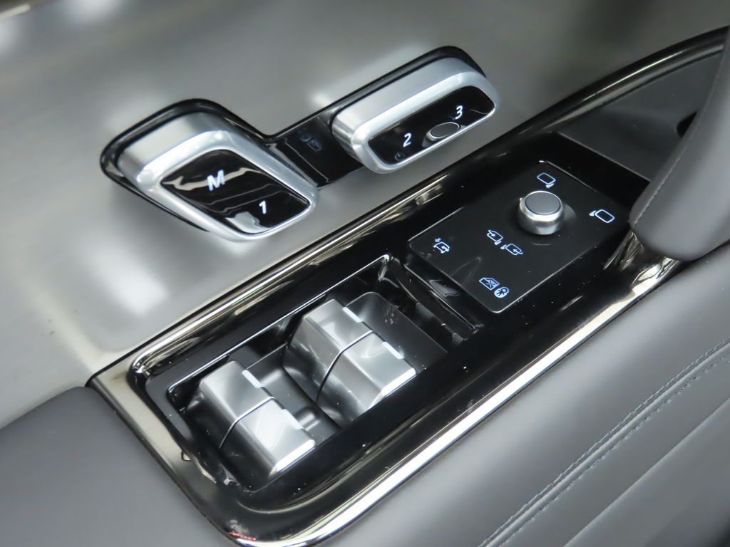 2025 Land Rover Range Rover Sport SE 25