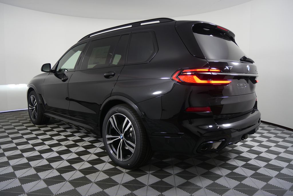 Thumbnail: 2026 BMW X7 - 5