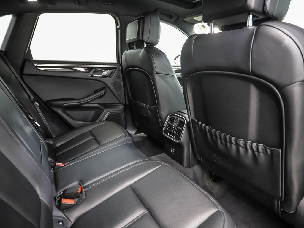 Thumbnail: 2023 Porsche Macan - 24