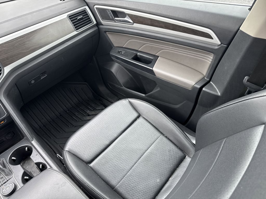 2021 Volkswagen Atlas 3.6L V6 SE w/Technology White at Wharton Chevrolet GMC