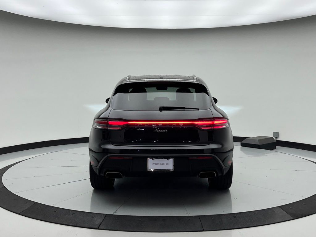 Thumbnail: 2022 Porsche Macan - 10