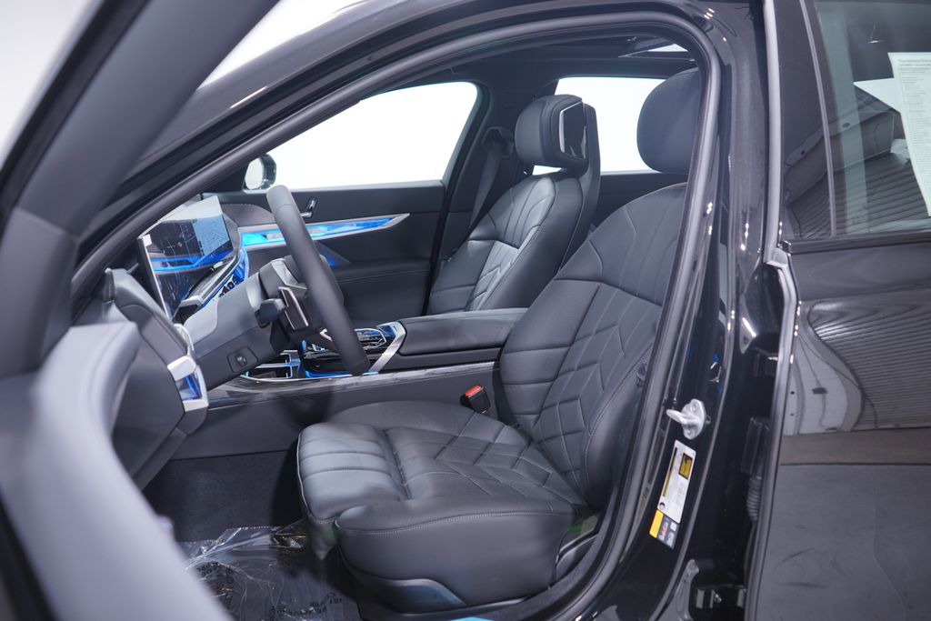 Thumbnail: 2026 BMW i7 - 7