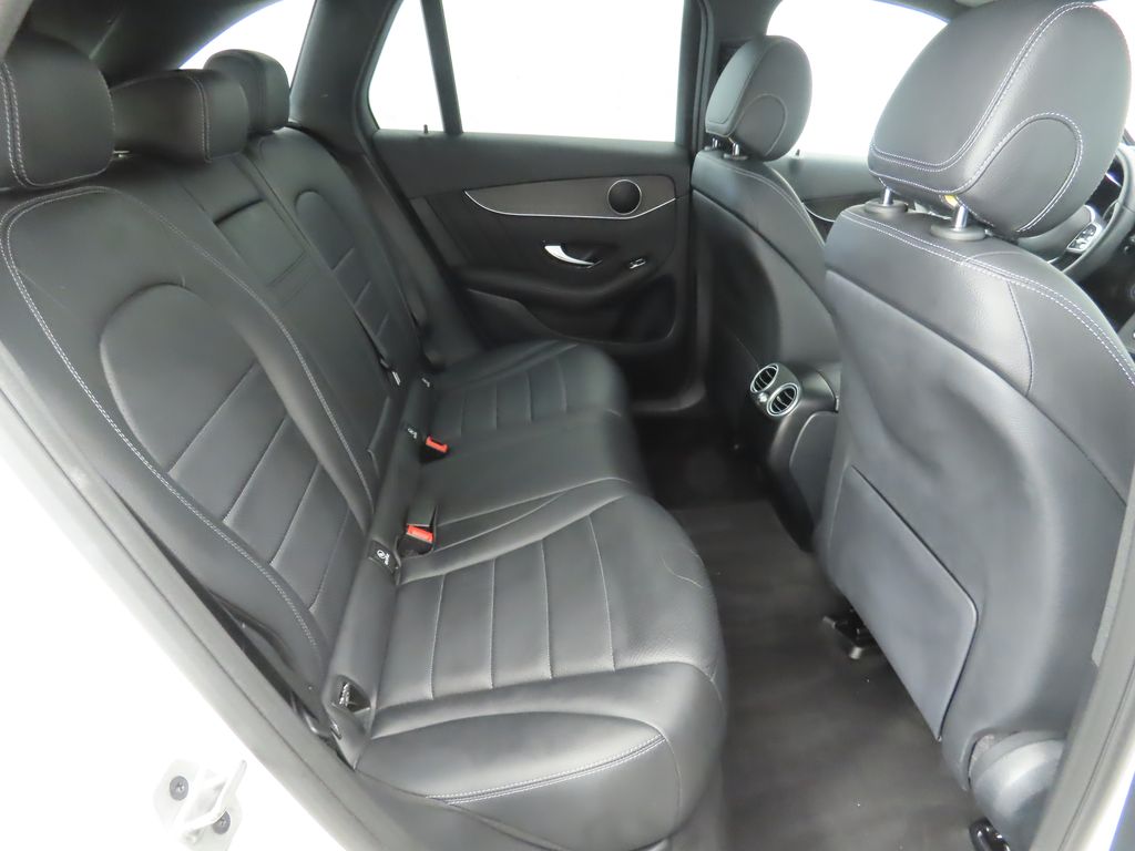 2021 Mercedes-Benz GLC 300 22