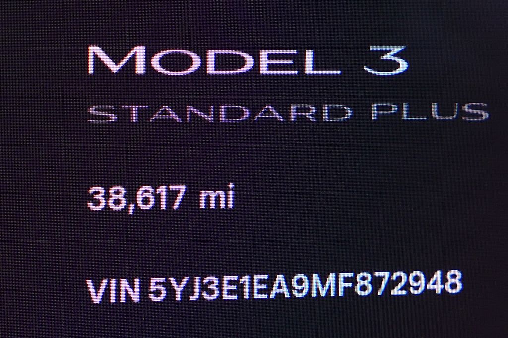 Thumbnail: 2021 Tesla Model 3 - 31