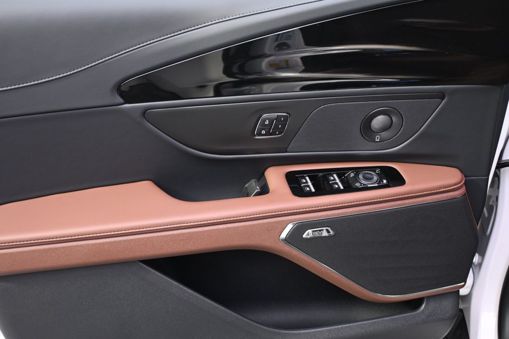 New 2026 White Lincoln Reserve image 20