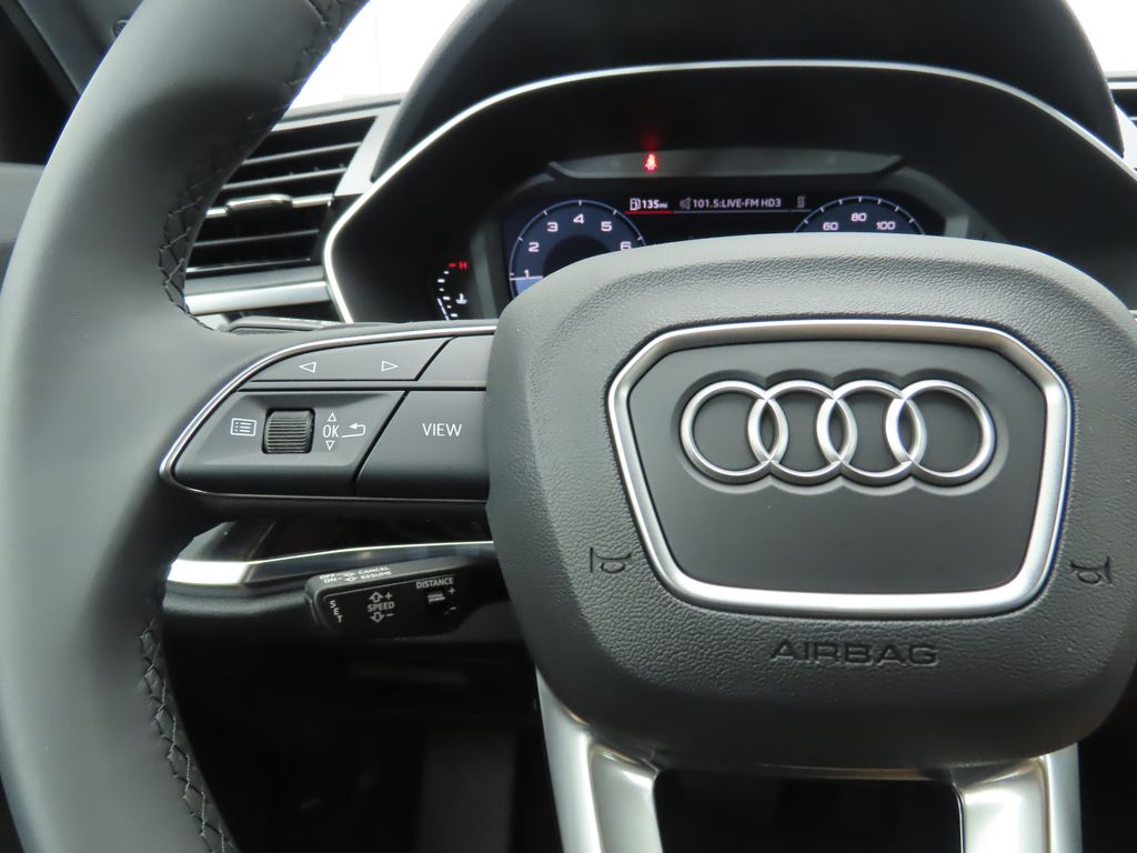 Thumbnail: 2025 Audi Q3 - 11