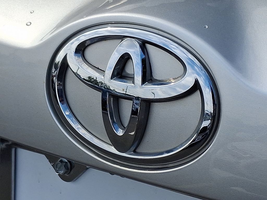 Thumbnail: 2014 Toyota RAV4 - 30
