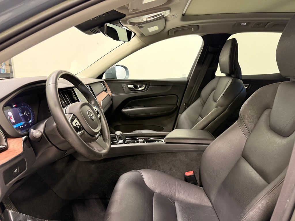 Thumbnail: 2023 Volvo XC60 - 12