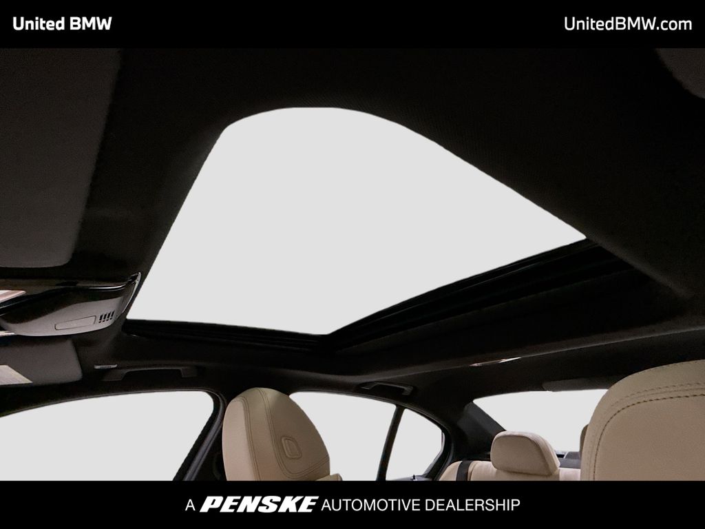 Thumbnail: 2026 BMW 3 Series - 12