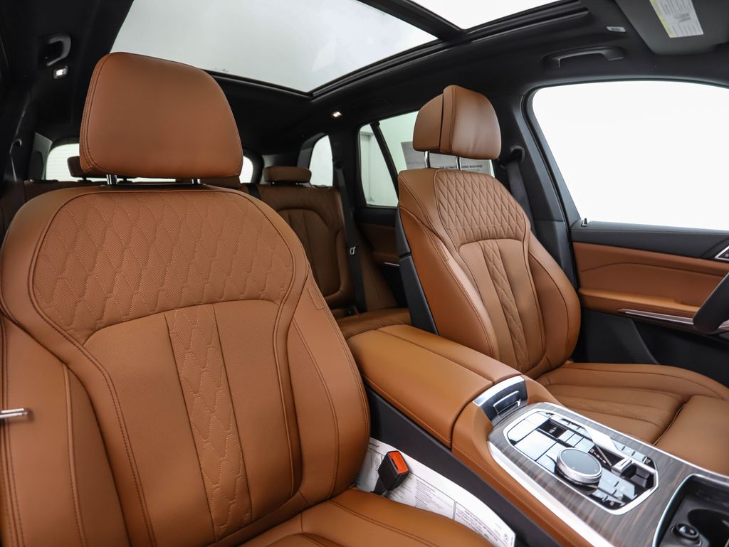 Thumbnail: 2026 BMW X5 - 32